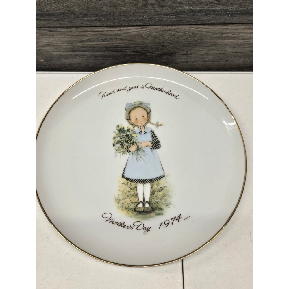 Vintage Holly Hobbie Mother's Day 1974 Commemorative Edition Porcelain Plate